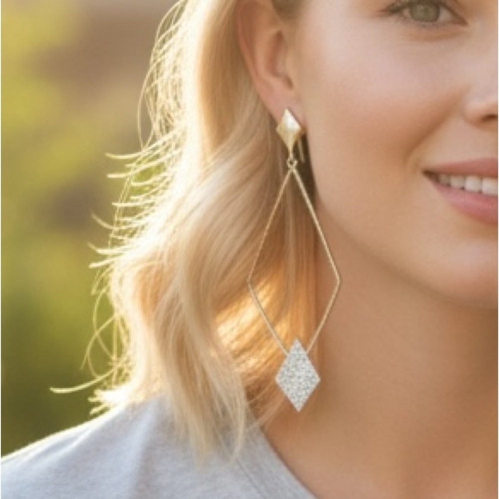 4/$20 - Pomina Silver Drop Geometric Earrings. (BJ111)